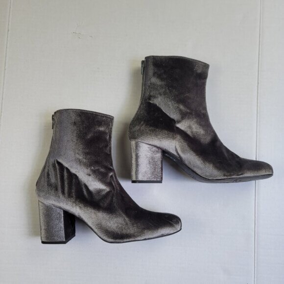 Free People Cecile Grey Velvet Ankle Boots Size 10 - Picture 9 of 16